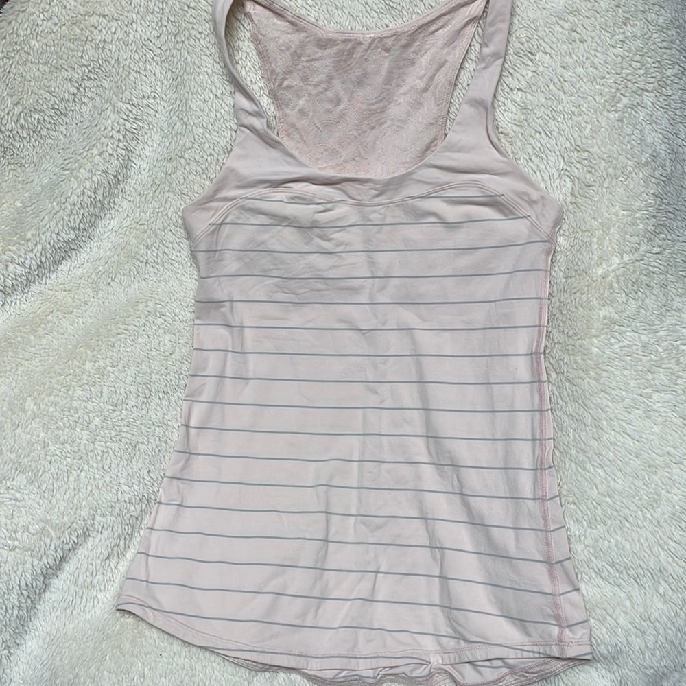 Lululemon top